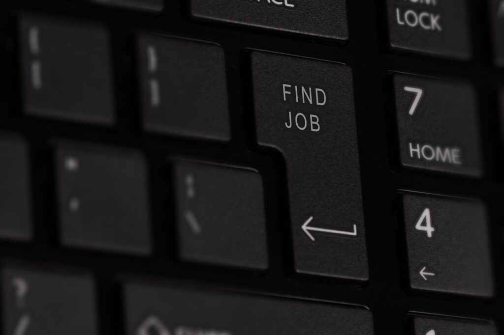 年収800万以上の通勤補助が充実した大拠点求人はどこにある？