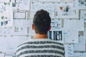 年収800万以上のUXデザイナーは現在募集中ですか？